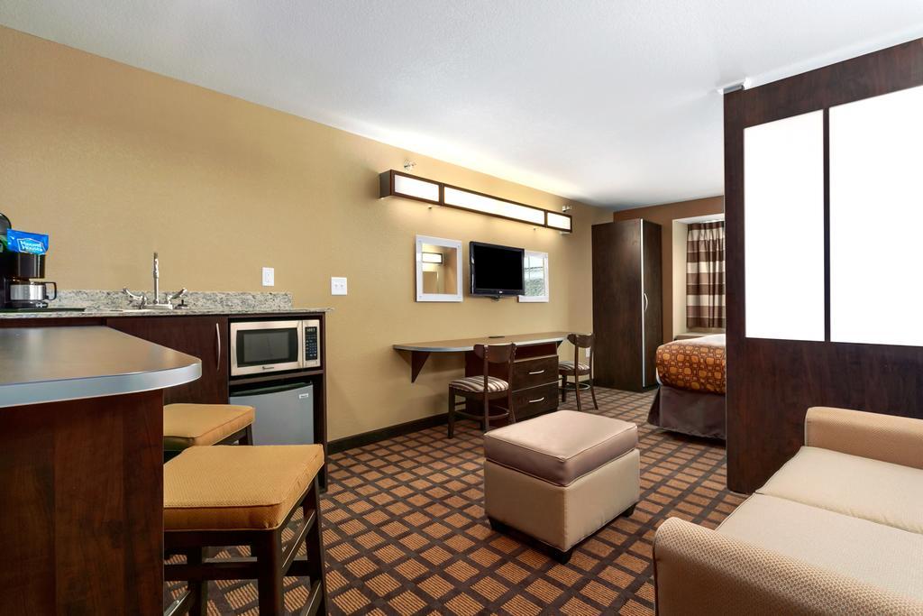 Microtel Inn & Suites By Wyndham Віллістон Номер фото