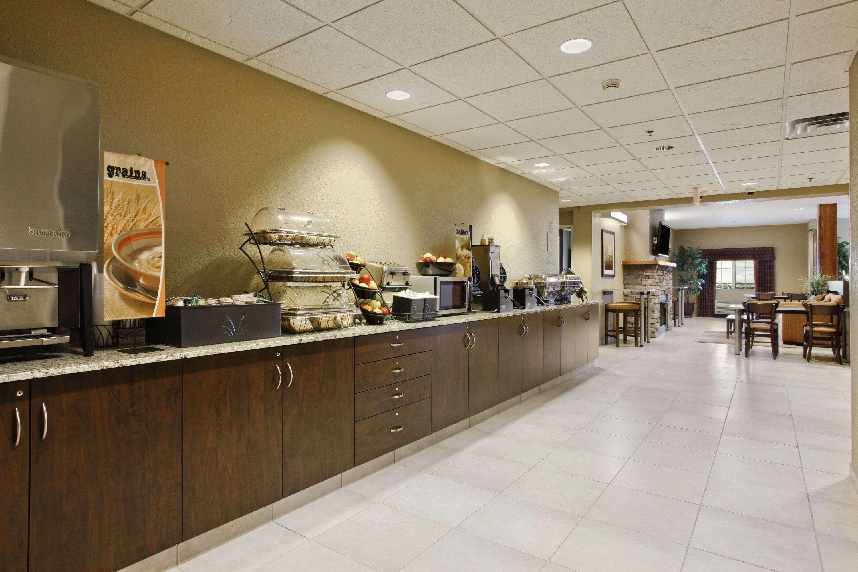 Microtel Inn & Suites By Wyndham Віллістон Ресторан фото
